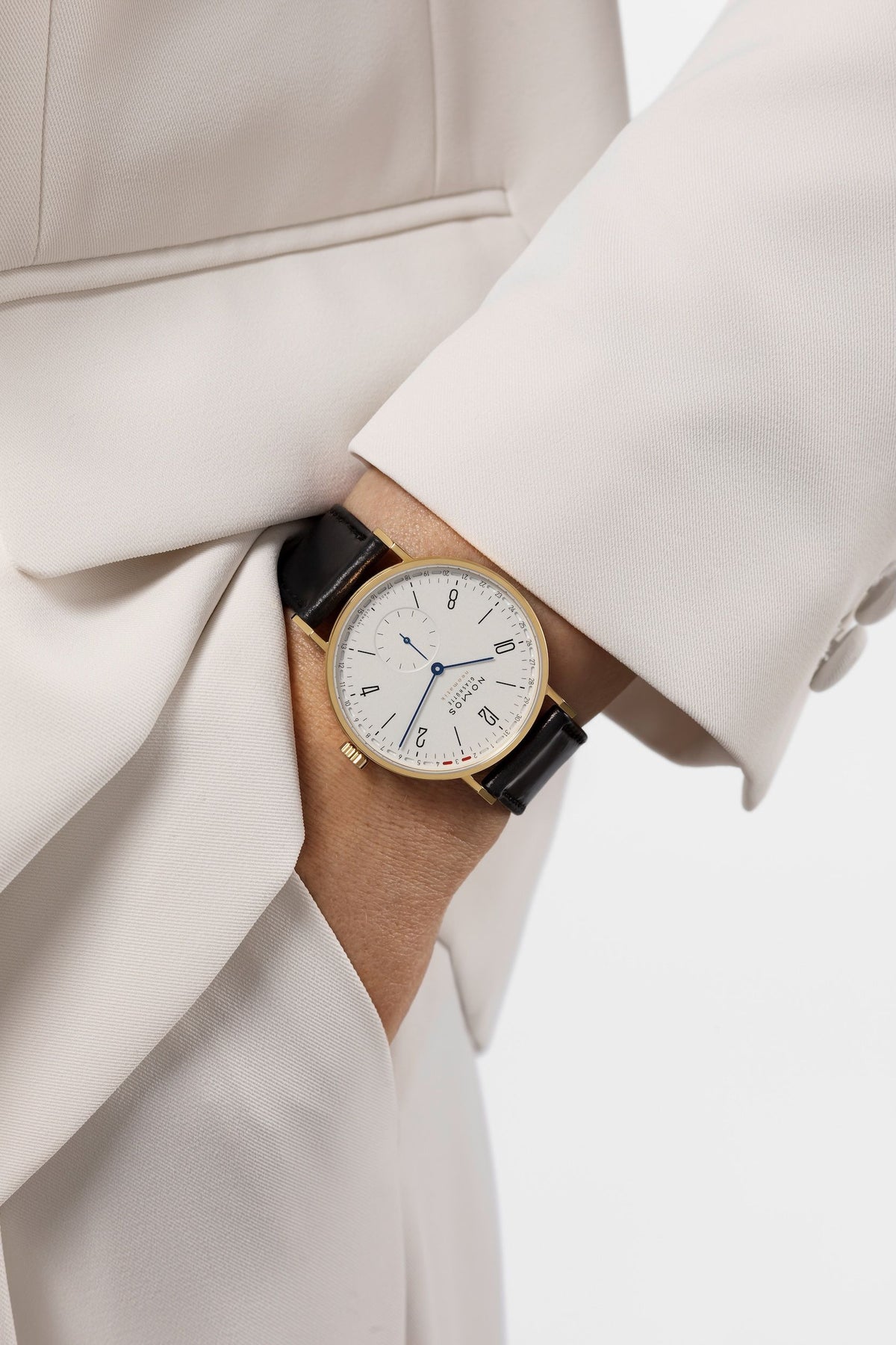 NOMOS Tangente gold neomatik 38 Update — ref. 195