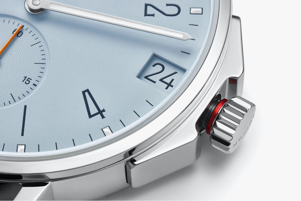 NOMOS Ahoi neomatik 38 date sky — ref. 526