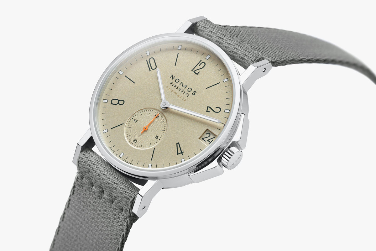 NOMOS Ahoi neomatik 38 date sand — ref. 527