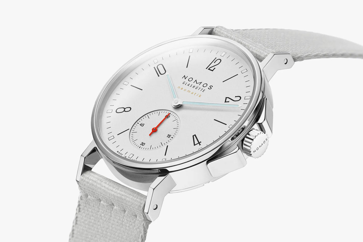 NOMOS  Ahoi neomatik 560