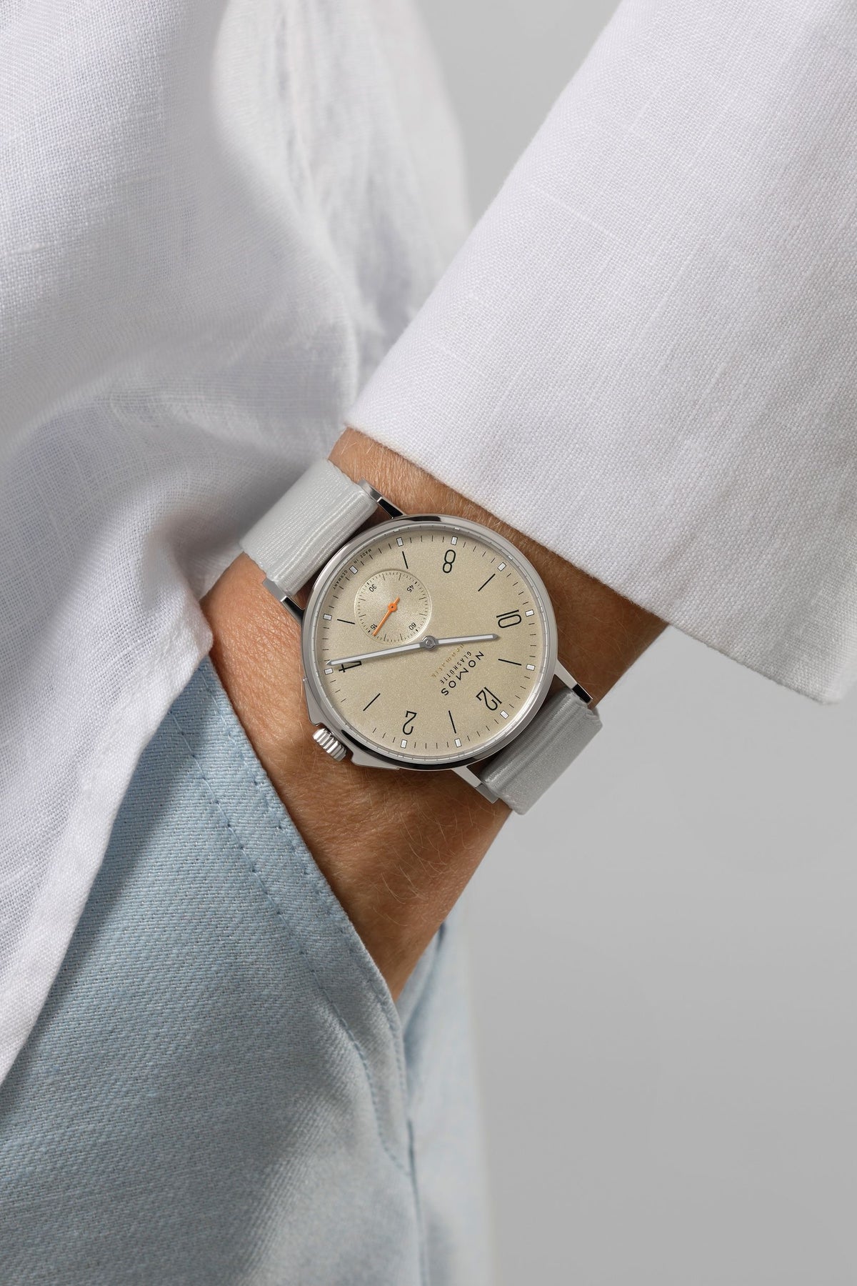 NOMOS Ahoi neomatik sand — ref. 569.SB