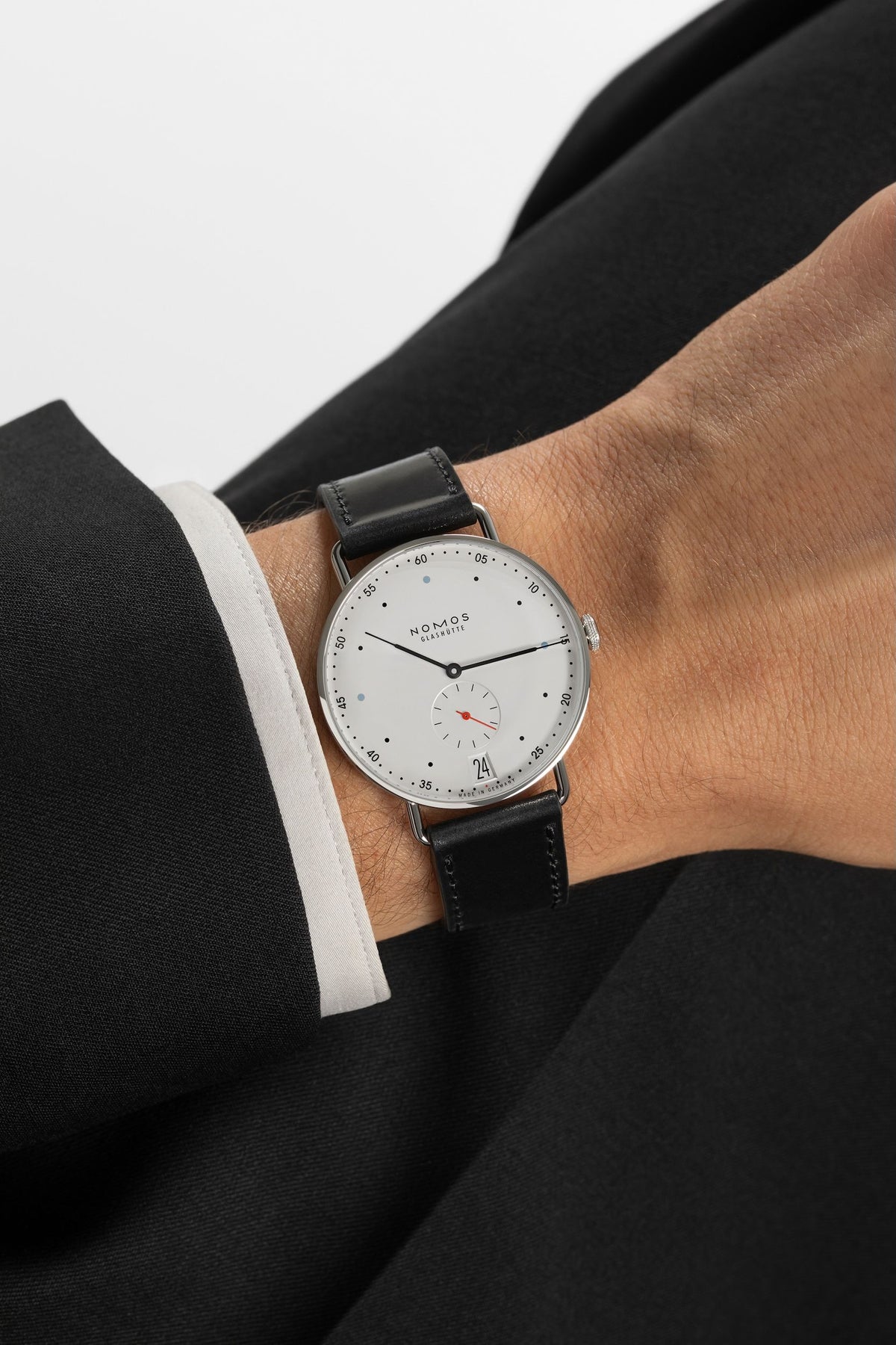 NOMOS Metro 38 date — ref. 1102