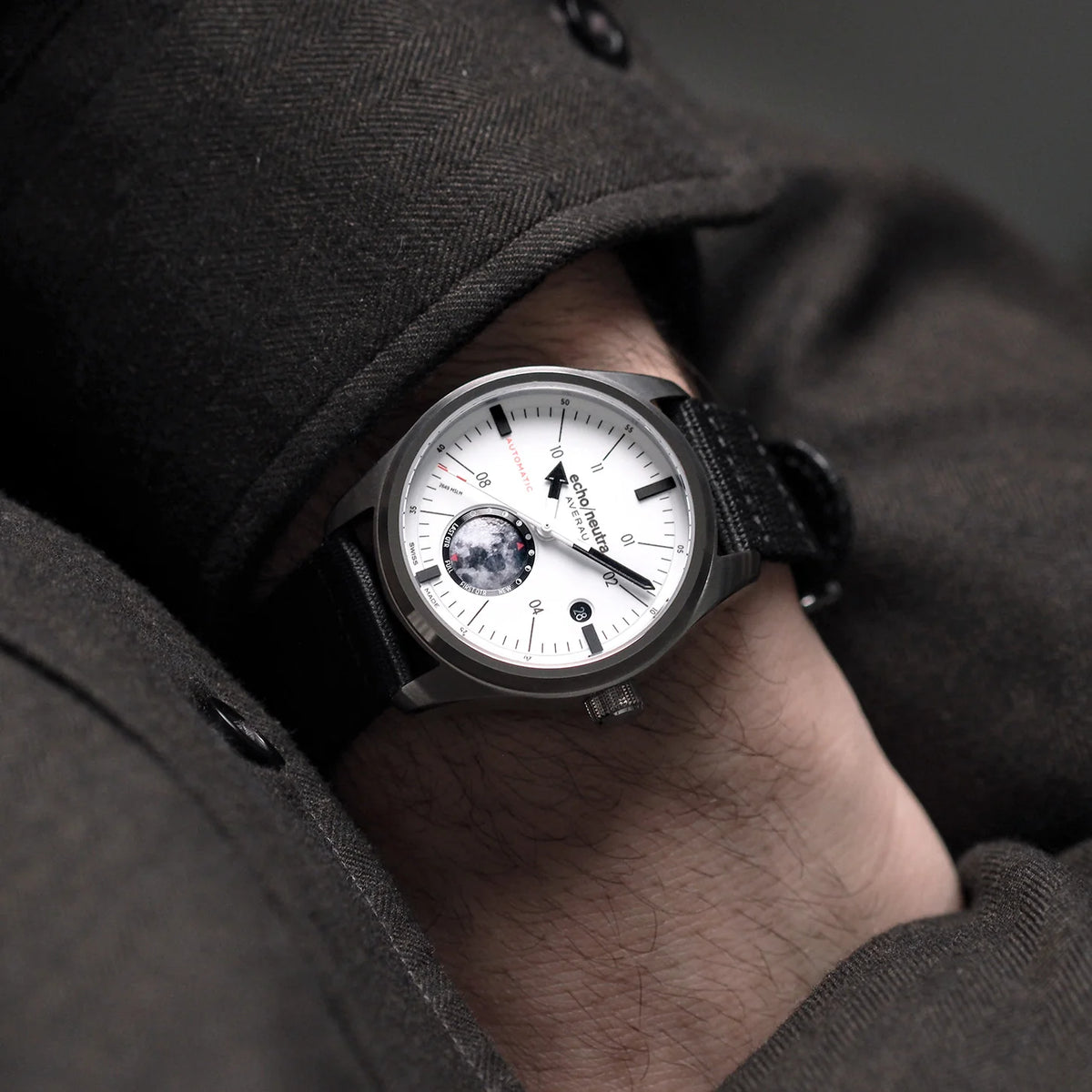 echo/neutra AVERAU 39 Moon phase “Big Moon” White