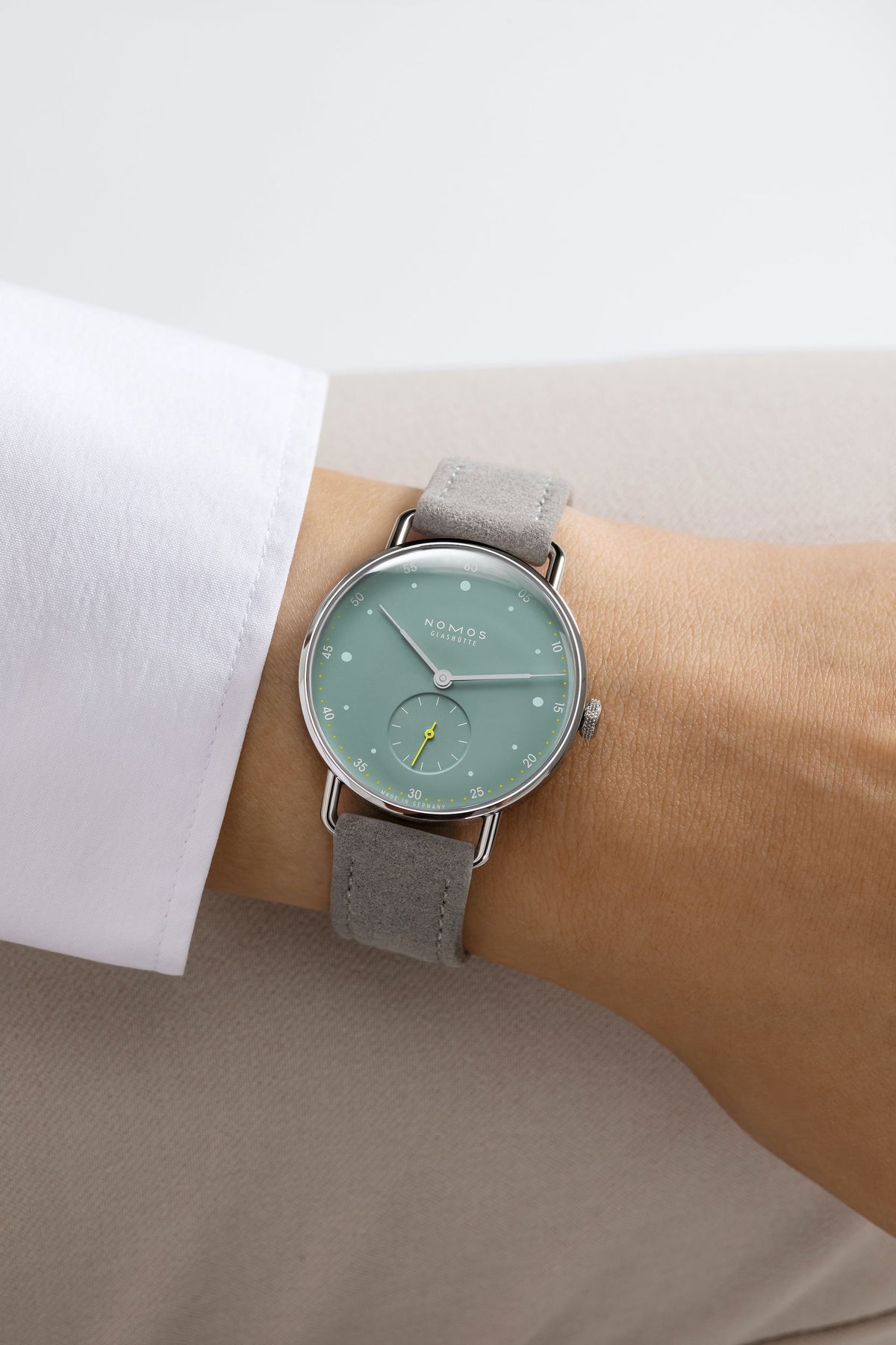 NOMOS Metro 33 sage — ref. 1124