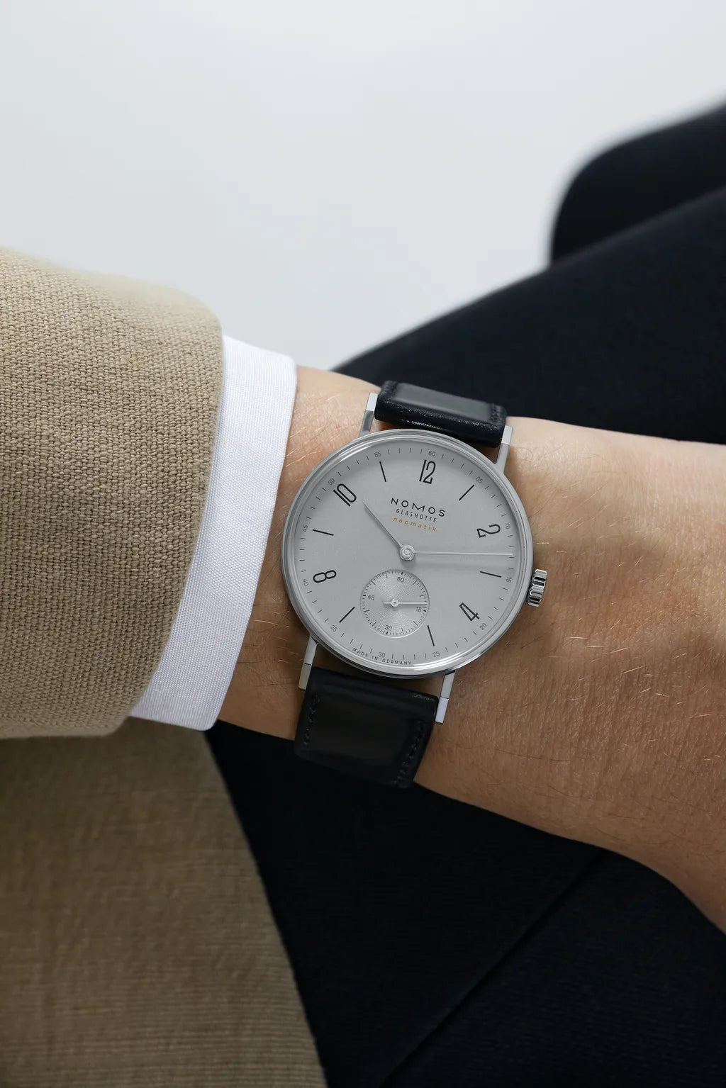 NOMOS Tangente neomatik platinum gray-4