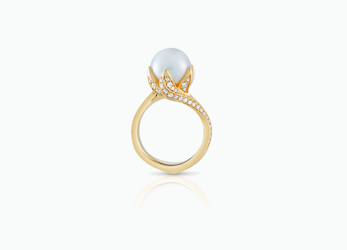 AKOYA NATURAL WHITE PEARL LILY PAD RING