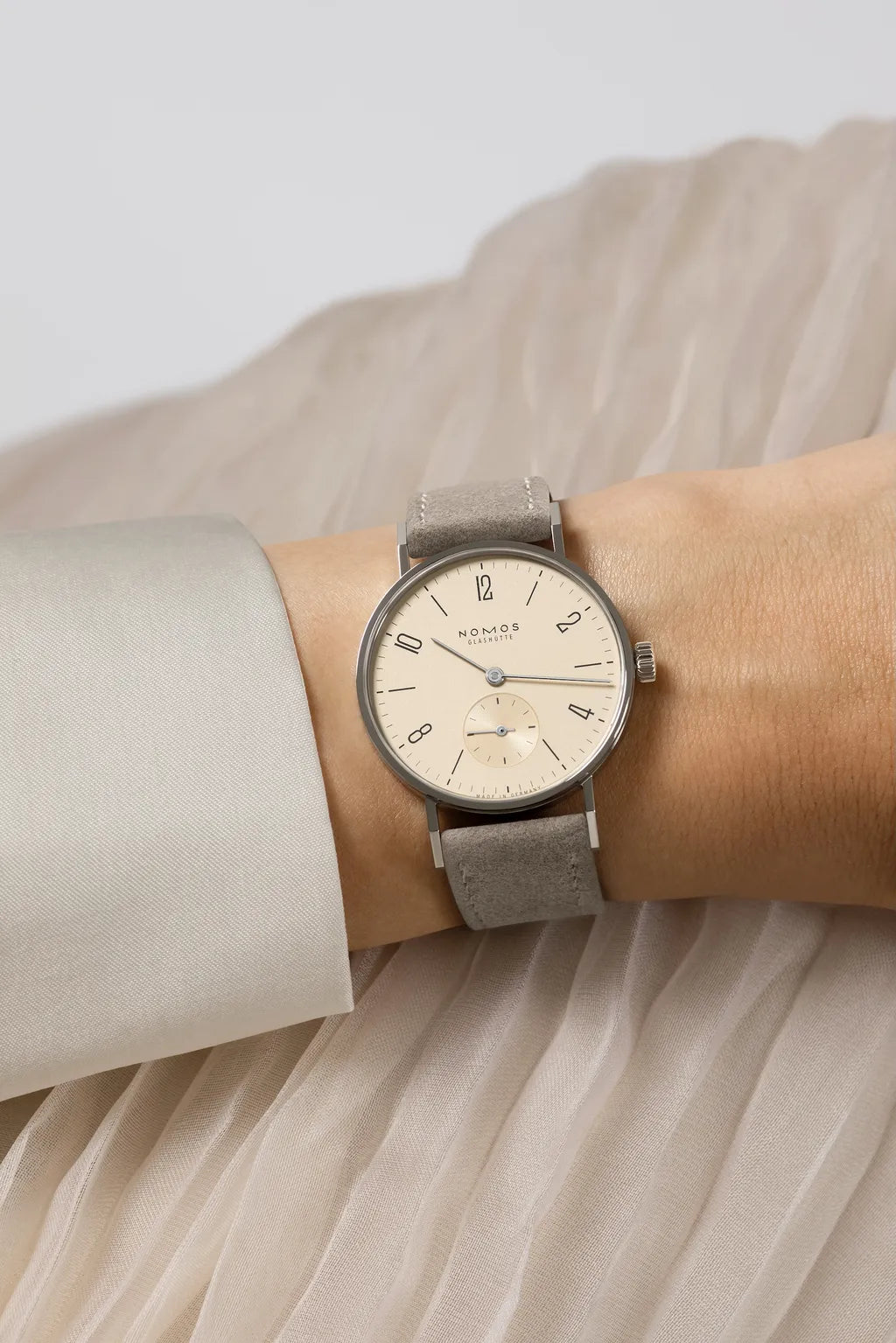 NOMOS Tangente 33 champagne-4