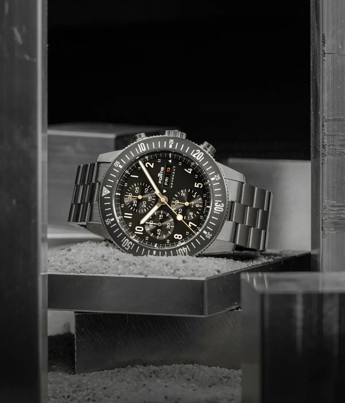 FORTIS Novonaut N-42 Titanium Legacy on block bracelet