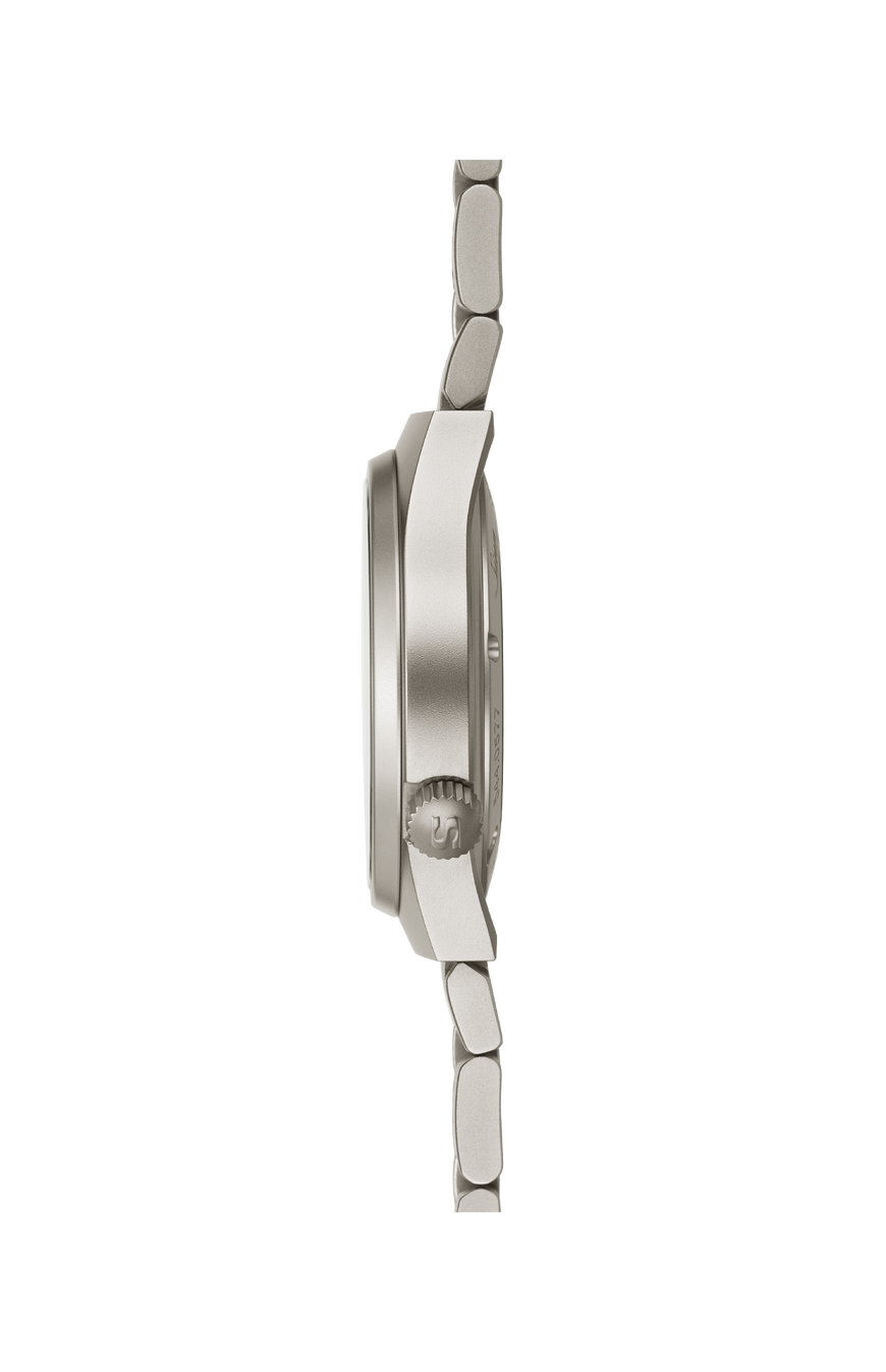 544 – Right side view