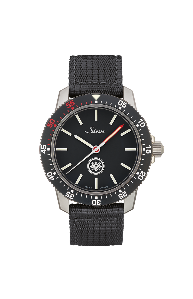 105 Eintracht – Front view with strap