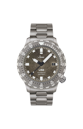 U50 DS – Front view with strap