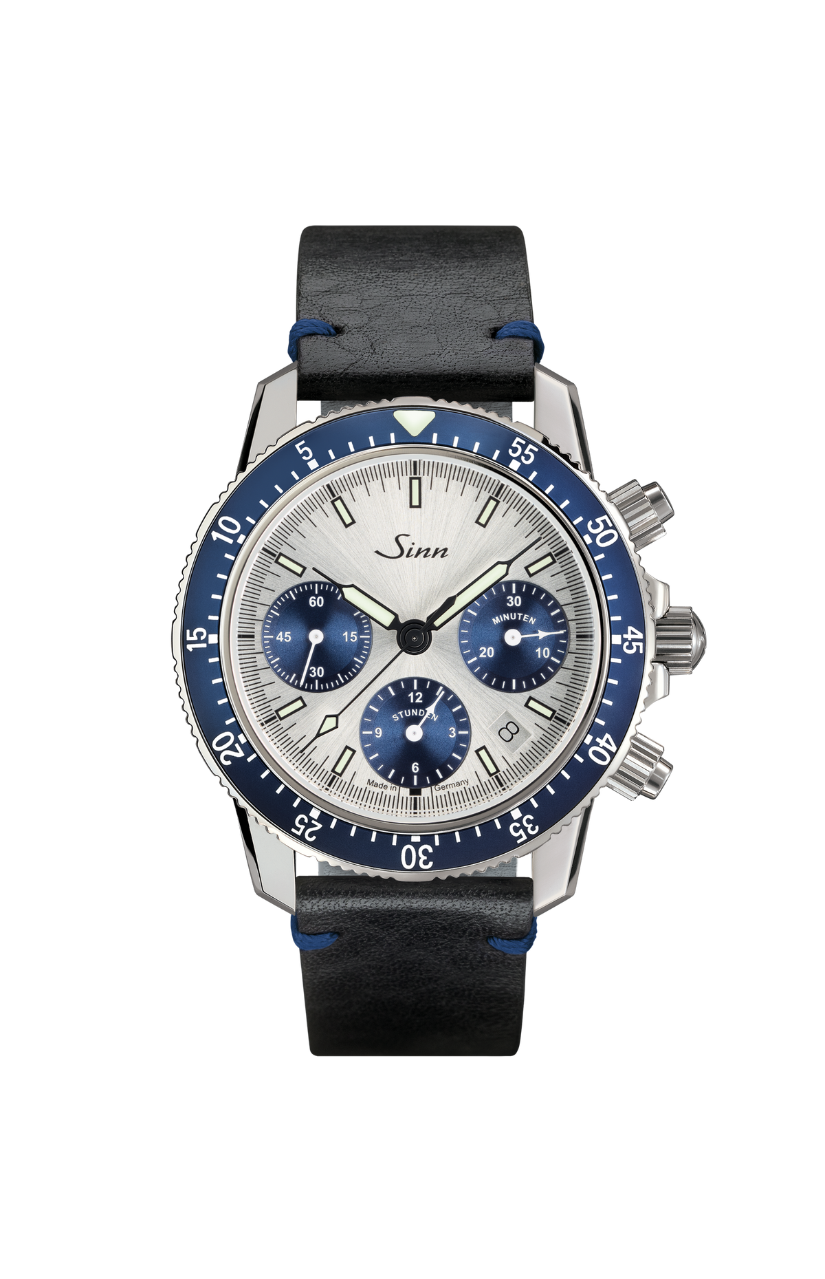 103 Klassik Dreier – Front view with strap