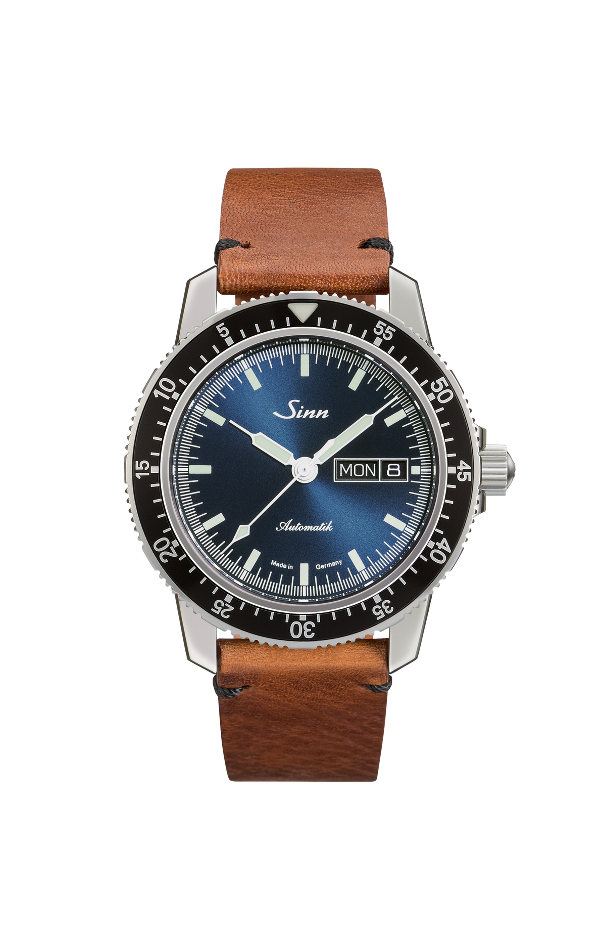 104 St Sa I B – Front view with strap