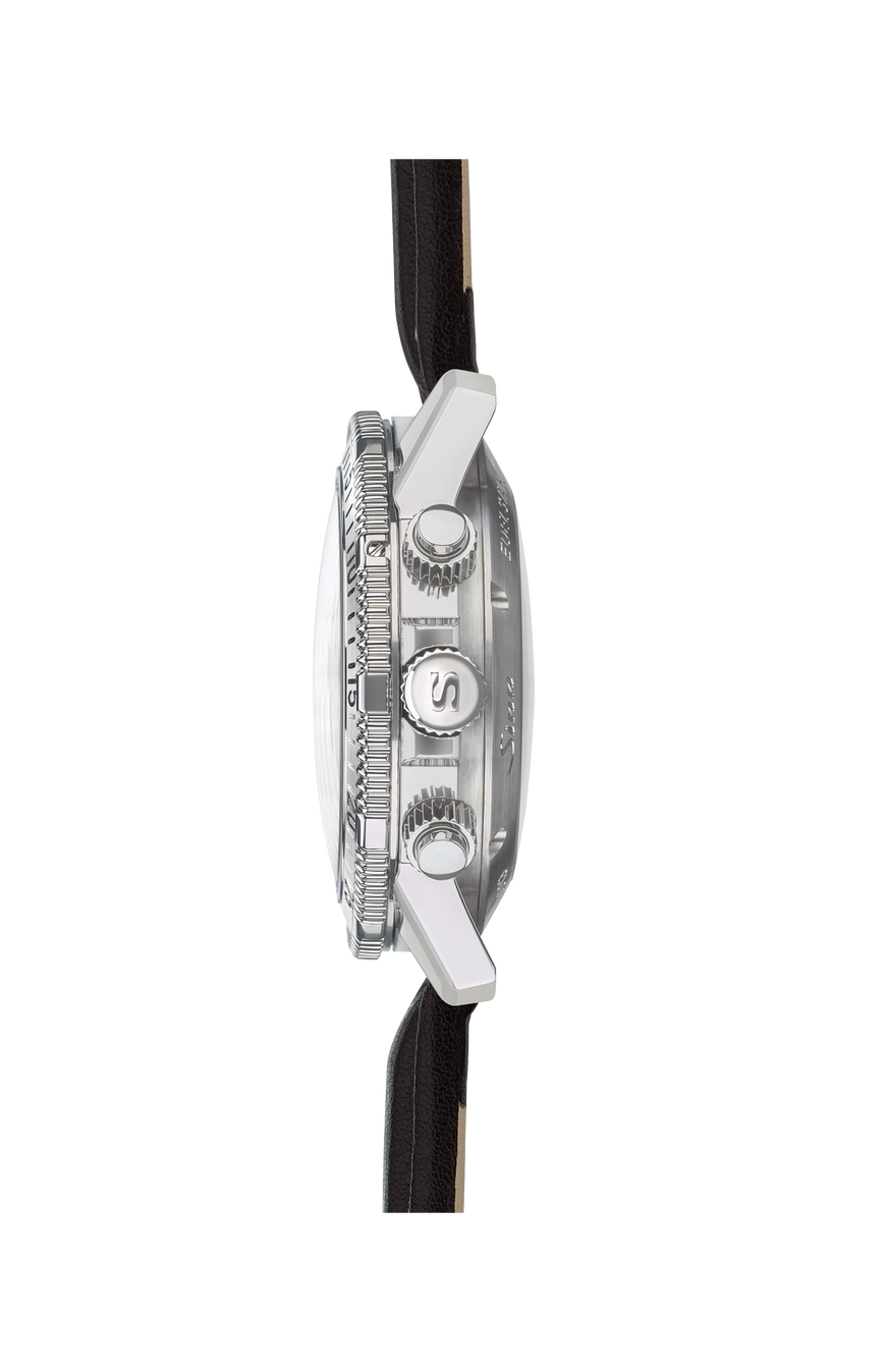 206 St Ar – Left side view