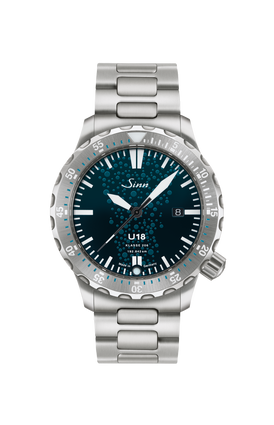 U18 – Front view with strap