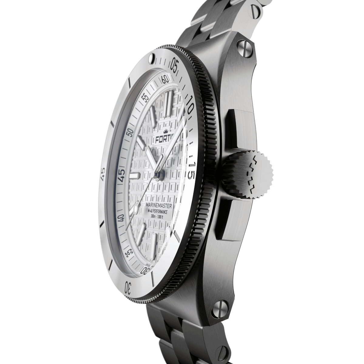Marinemaster M-40 Snow White on Horizon Strap