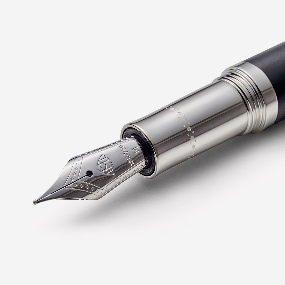 the peak i fountain pen (f) volcanic black platinum the peak i fountain pen (f) volcanic black platinum